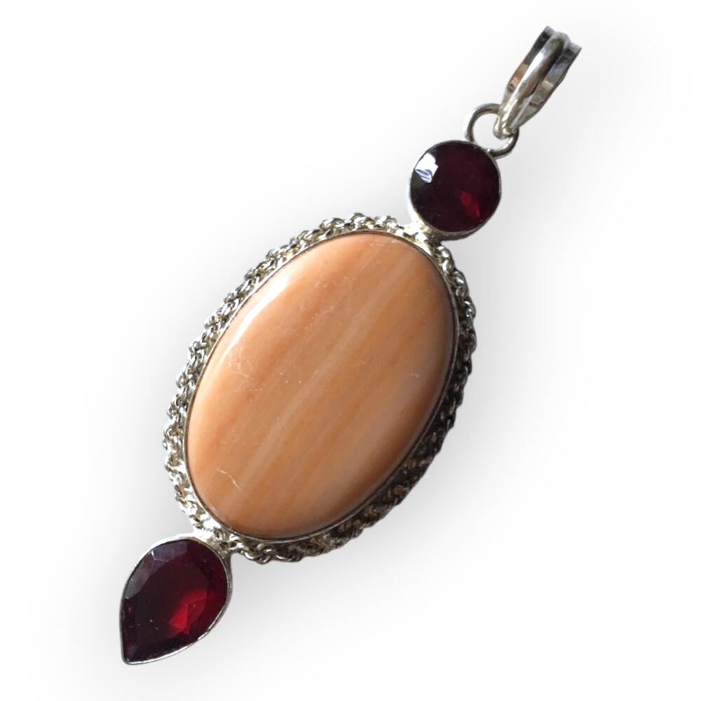 Stamped 925 pale agate and faux almandine garnet pendant necklace